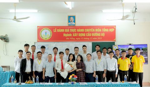 KHOA XÂY DỰNG CẦU ĐƯỜNG TỔ CHỨC THÀNH CÔNG LỄ ĐÁNH GIÁ THỰC HÀNH CHUYÊN MÔN TỔNG HỢP CHO SINH VIÊN KHÓA 2023