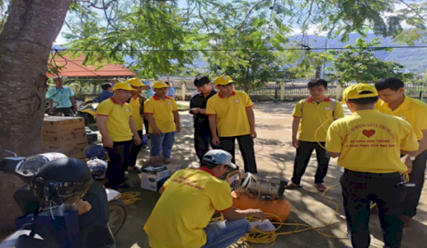 TRƯỜNG CAO ĐẲNG GIAO THÔNG VẬN TẢI TRUNG ƯƠNG V HỖ TRỢ  BÀ CON CHỊU ẢNH HƯỞNG THIÊN TAI